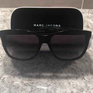 NEW!!! Marc Jacobs sunglasses black frames 😎